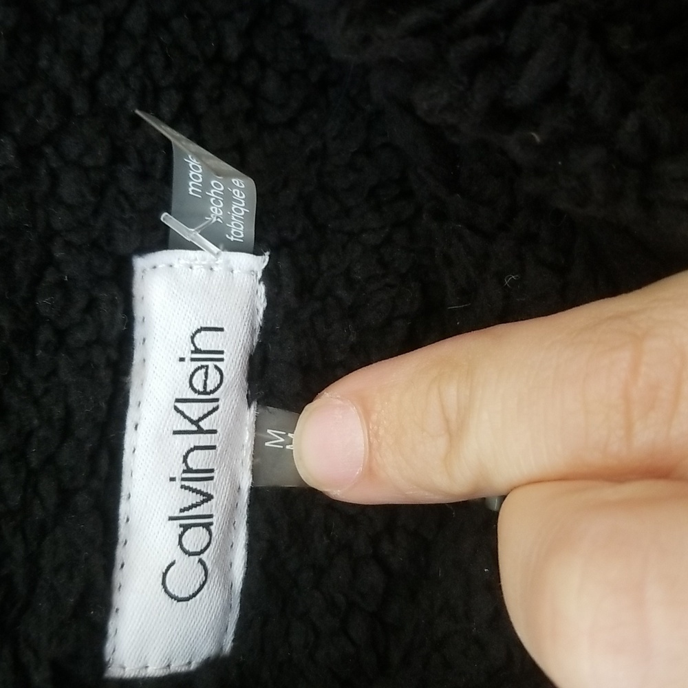 Calvin Klein Medium - image 4